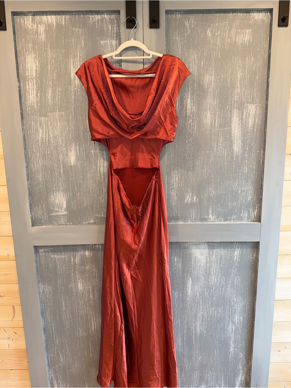 Selfie Leslie Satin Open Back Maxi Dress in Autumn Red NWT - Picture 7 of 8
